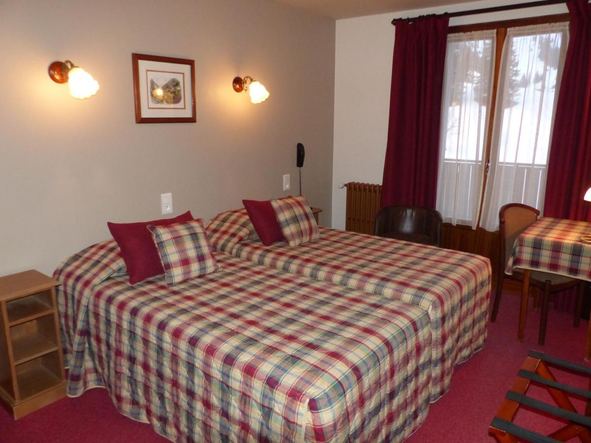 Hotel Bellachat La Clusaz Bagian luar foto