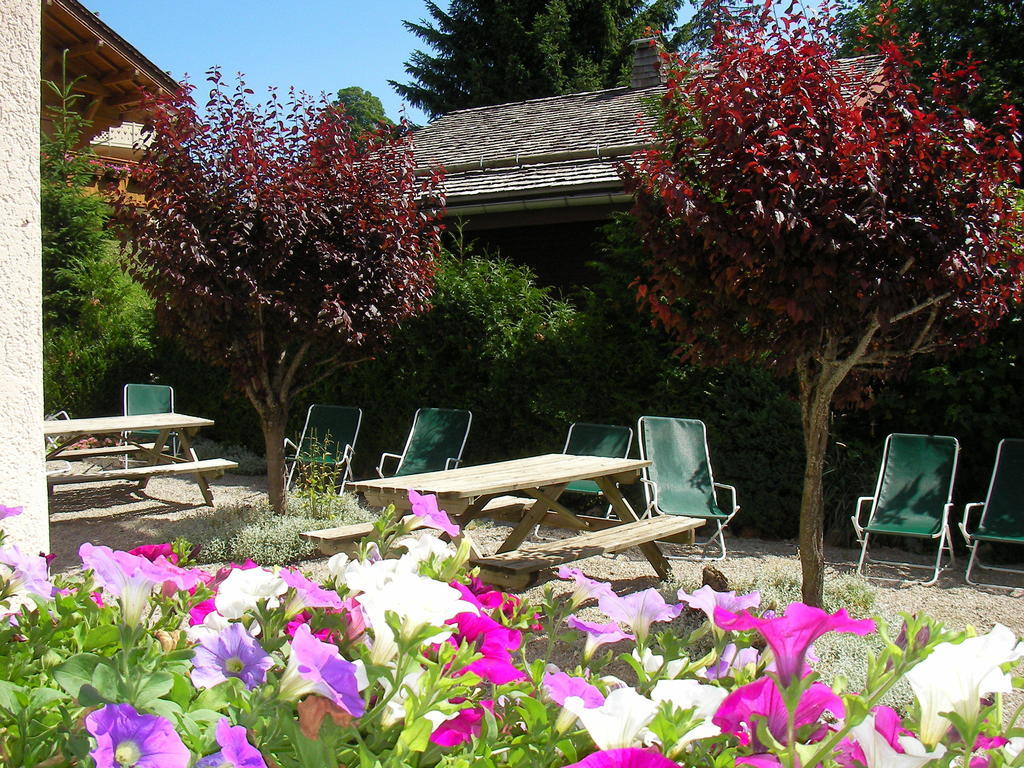 Hotel Bellachat La Clusaz Bagian luar foto