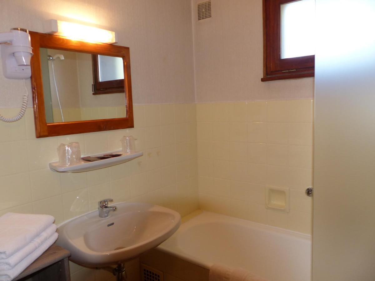Hotel Bellachat La Clusaz Bagian luar foto